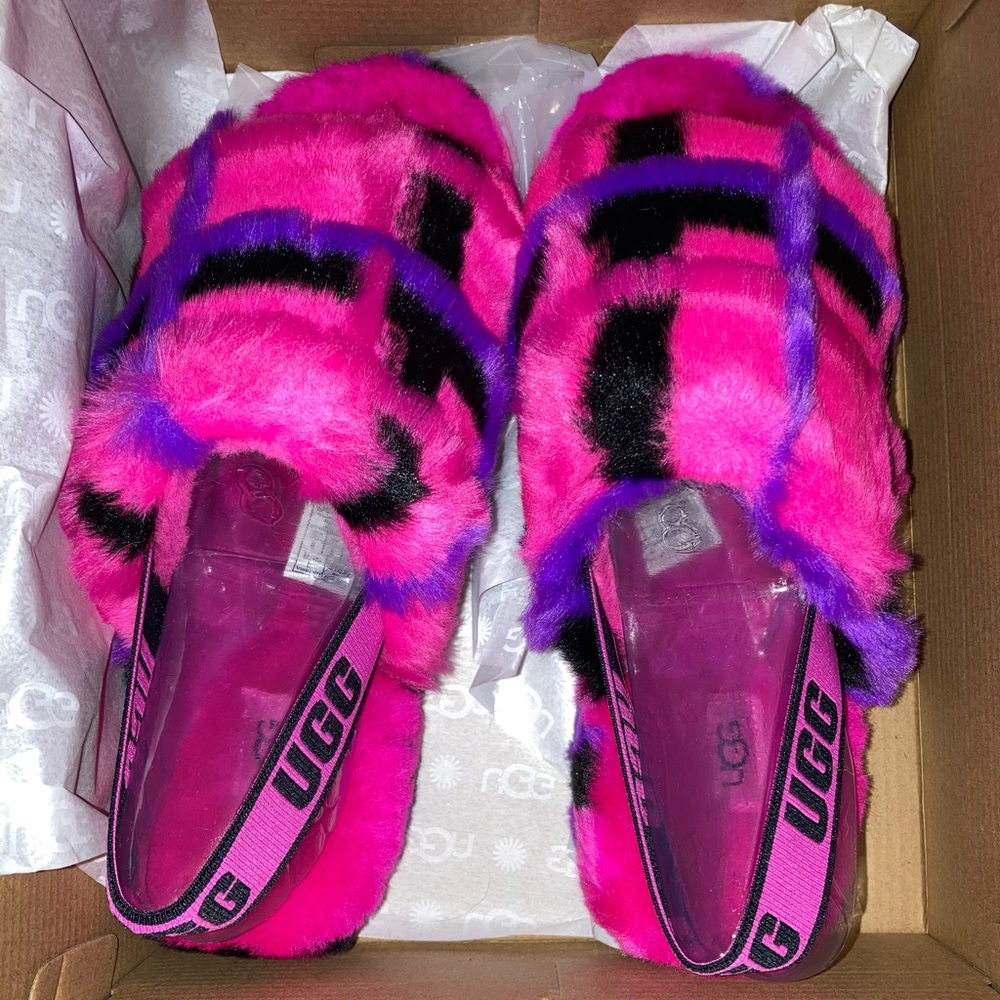 NEW! Never worn! UGG fluff sandals!